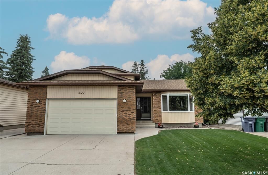 Photo de la propriété:  3338 Calder Crescent  SK S7J 4W5 