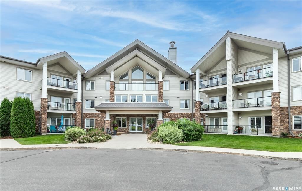 Property Photo: 1010 Ruth Street E 217 SK S7J 4M9
