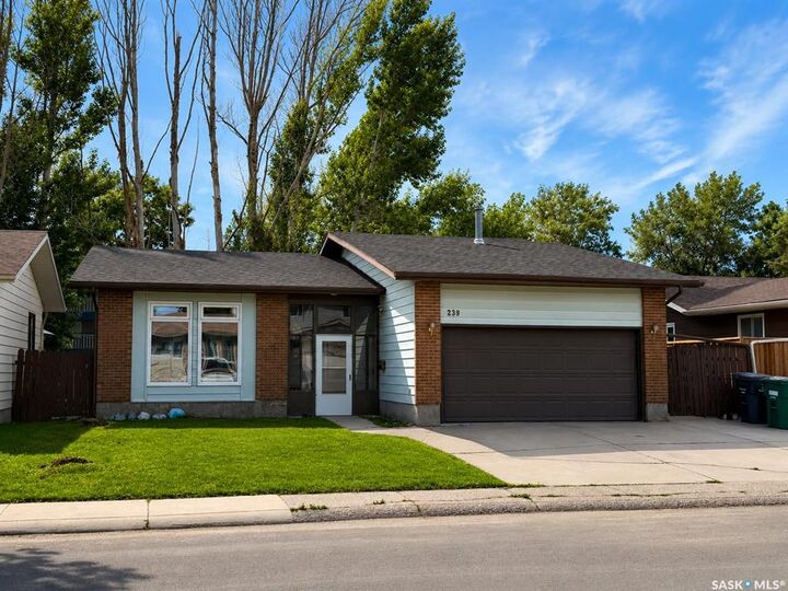 Property Photo:  239 Kenosee Crescent  SK S7K 3T1 