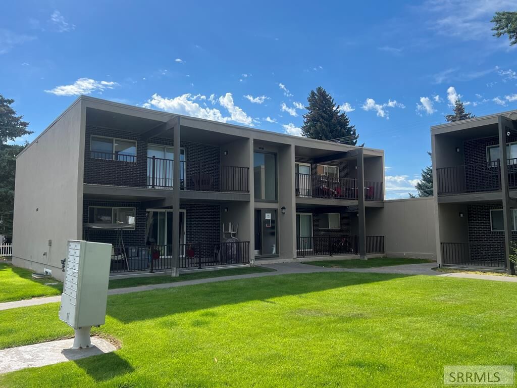 Property Photo: 1460 Benton Street 16 ID 83401