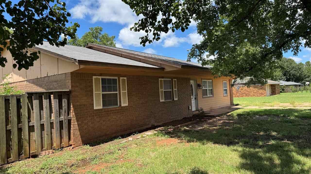 Property Photo:  6704 Poplar Street  OK 74074 