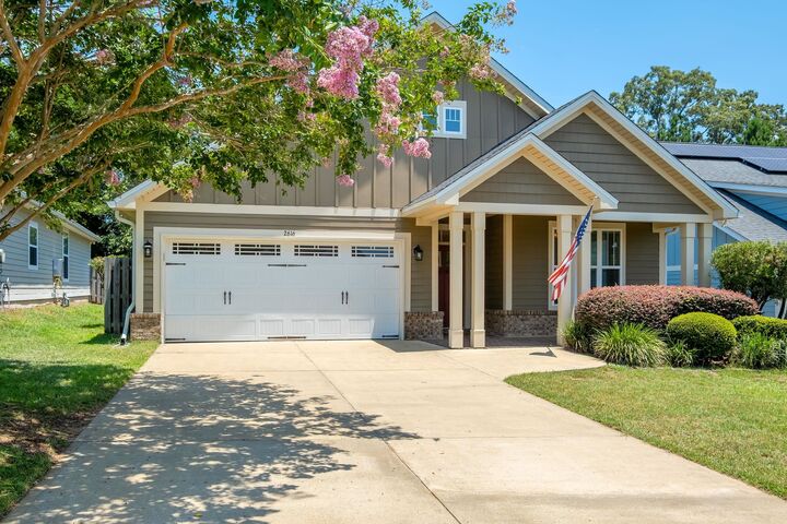 Property Photo: 2616 Manassas Way FL 32312