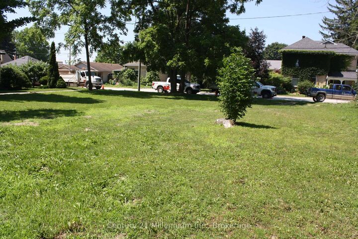 Property Photo:  Na 3rd Ave SW Avenue S  ON N0G 0A1 