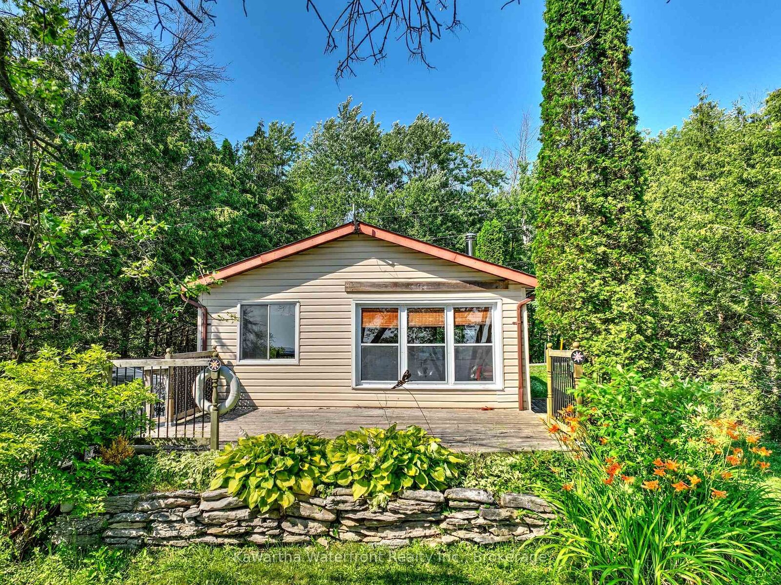 Property Photo: 129 McCrackin Avenue ON L0K 1W0