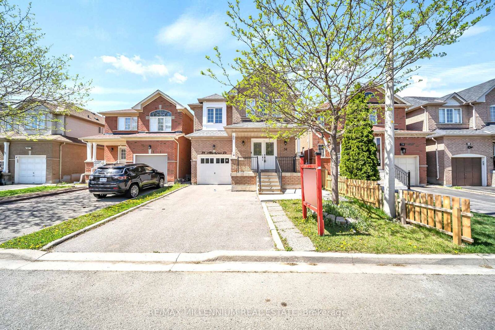 Property Photo:  36 Allangrove Drive  ON L7A 2M3 