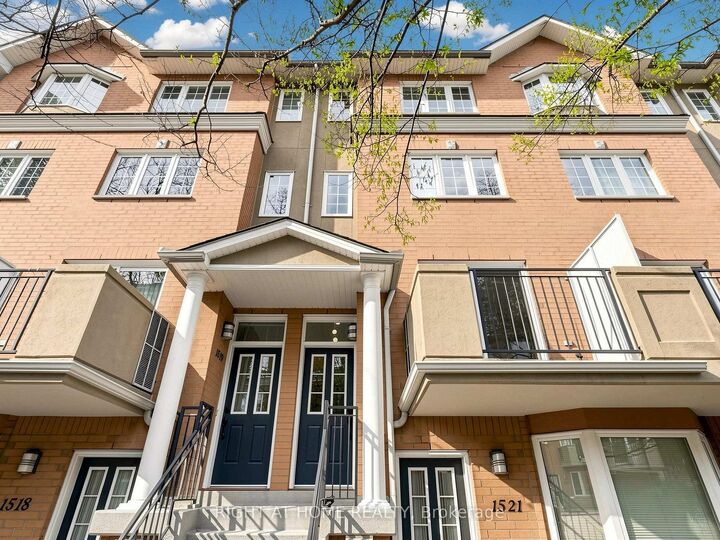 Property Photo: 28 Sommerset Way 1520 ON M2N 6W7