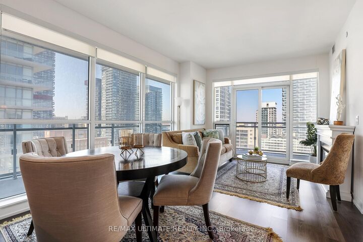 Property Photo:  98 Lillian Street 1812  ON M4S 0A5 