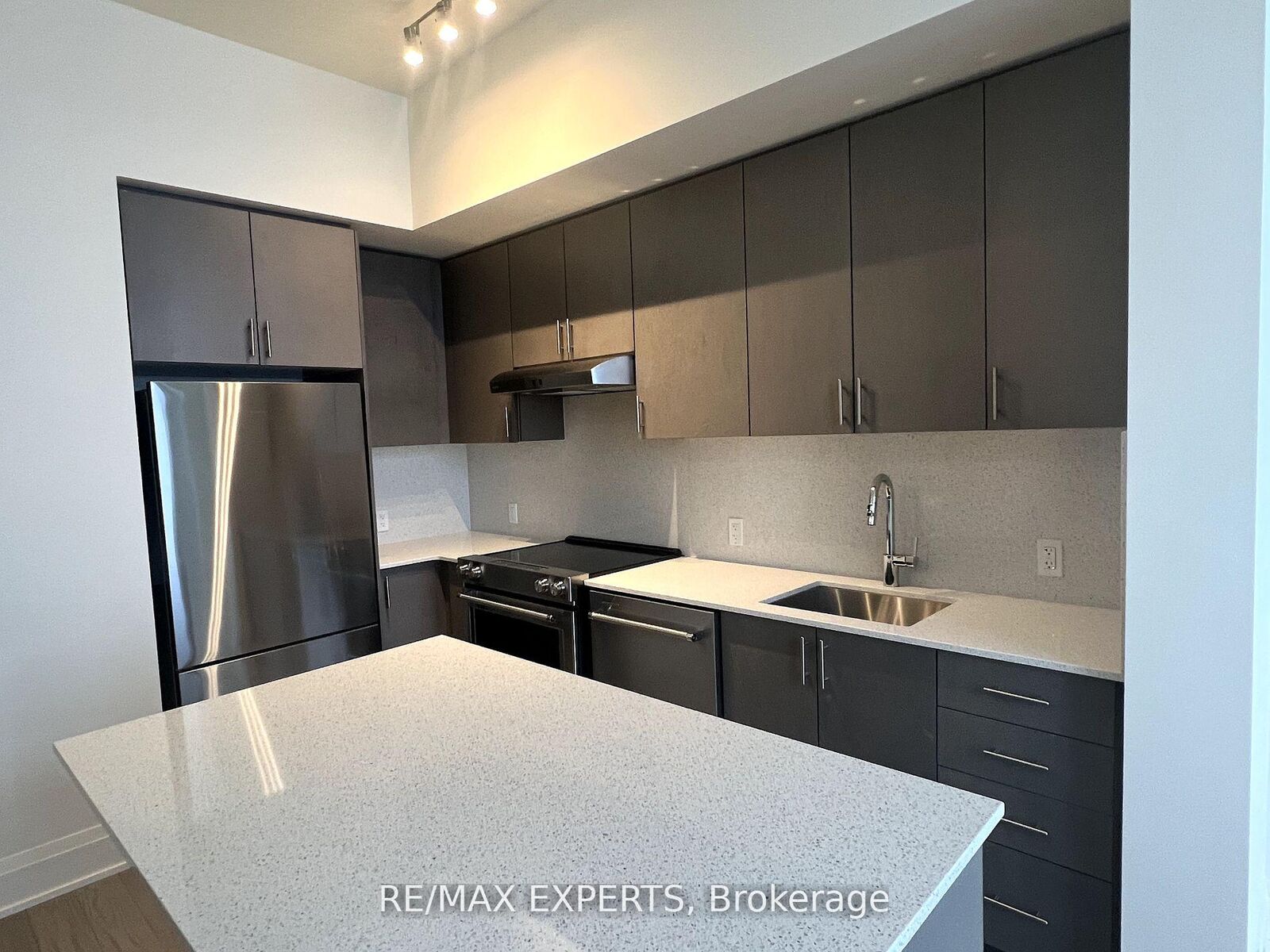 Property Photo: 9000 Jane Street N Ph216 ON L4K 2M9