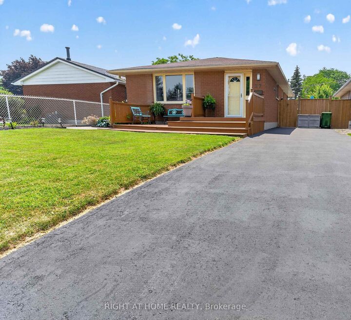 Property Photo: 27 Dyer Street ON N5R 5K2