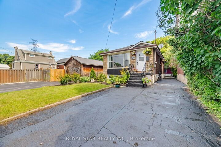 Property Photo:  147 Grace Avenue  ON L8H 3W9 