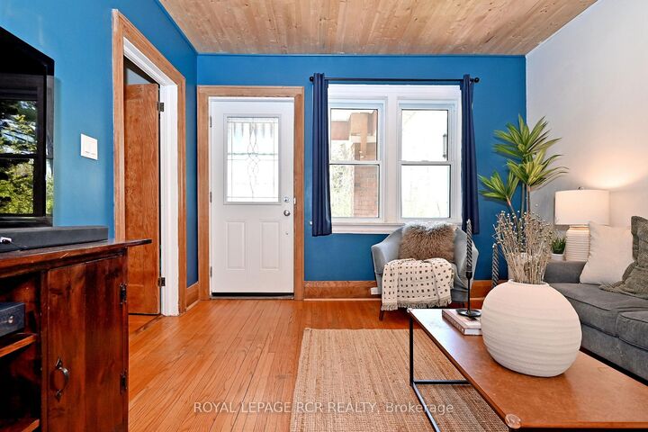 Property Photo:  116 Buckingham Avenue  ON L1G 2K5 