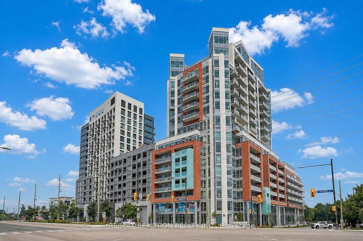 8888 Yonge Street 426 — photo 1