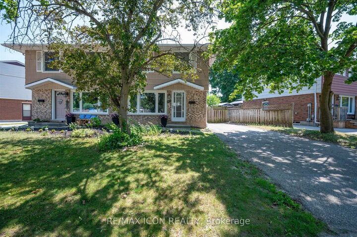 Property Photo: 165 Selkirk Drive ON N2E 1M5