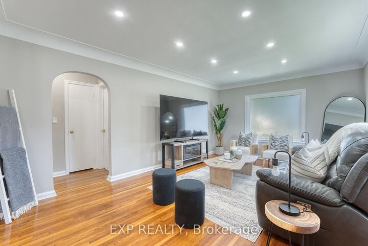 Property Photo:  791 Scofield Avenue  ON N9G 1L4 