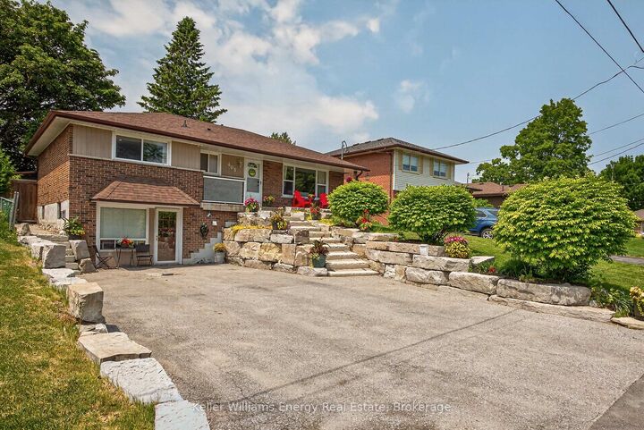 Property Photo:  405 Bernhard Crescent  ON L1G 2B7 