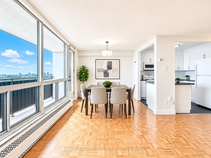 Property Photo:  666 Spadina Avenue 2211  ON M5S 2H8 