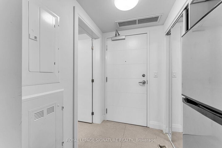 Property Photo: 652 Princess Street 501 ON K7L 1E5
