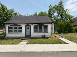 Property Photo: 18 Phelps Street ON L2P 2H4