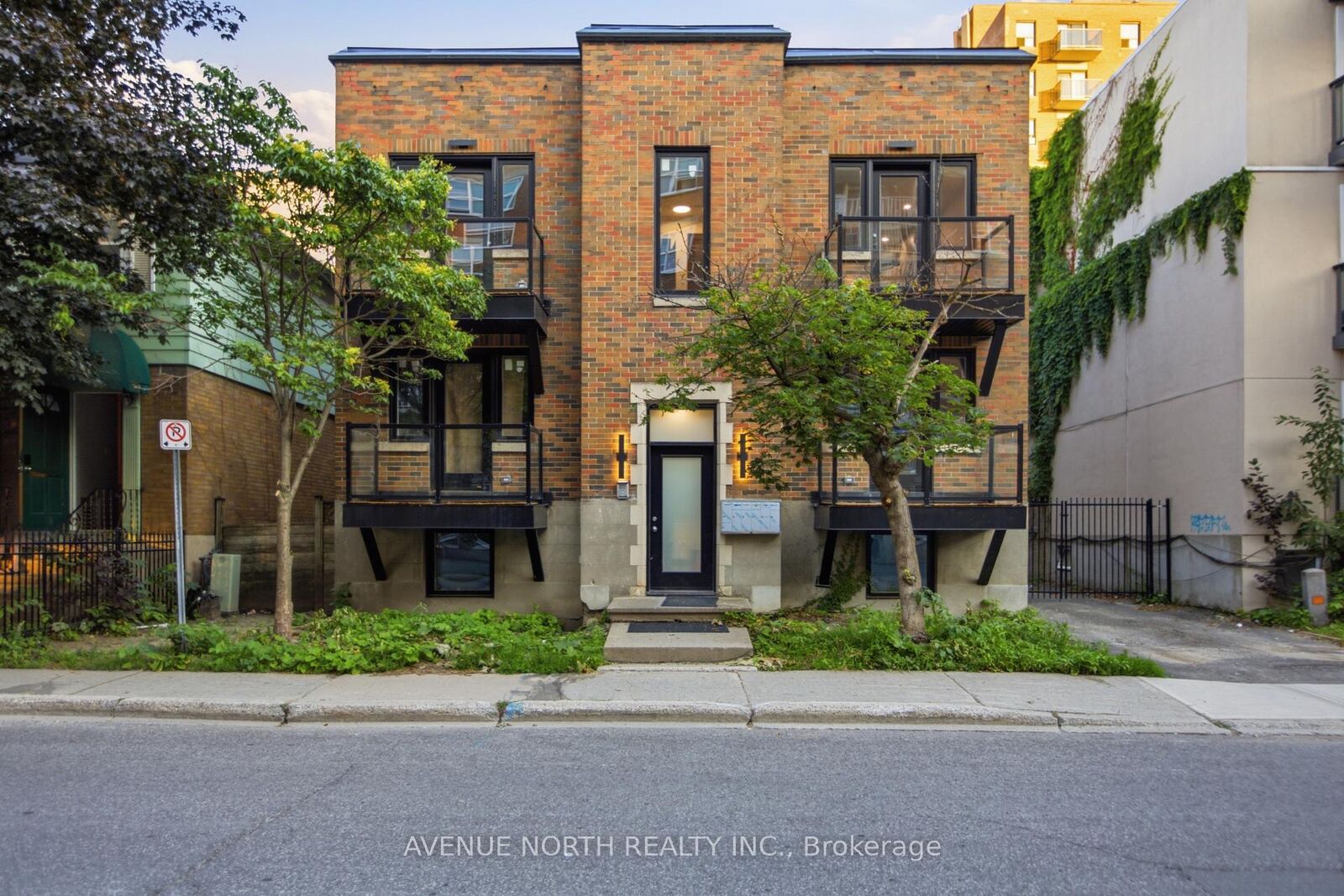 Property Photo: 180 Clarence Street 4 ON K1N 5P8