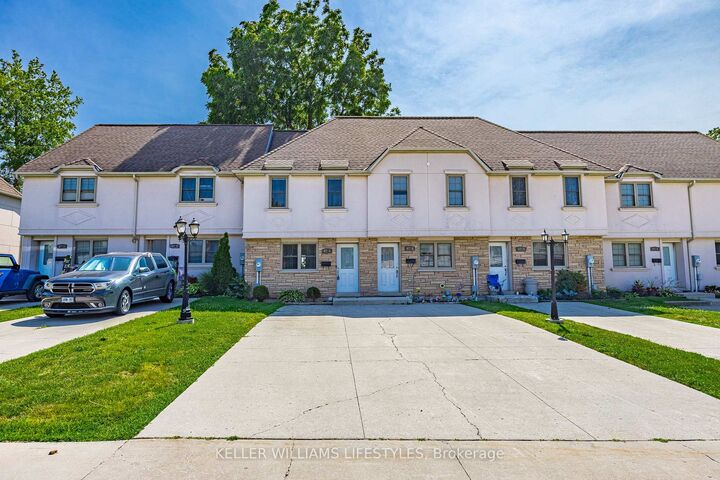 Property Photo: 47 Blandford Street 3 ON N4S 7H7