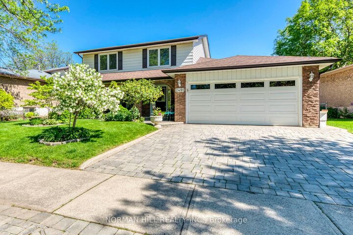 2491 Woburn Crescent — photo 1