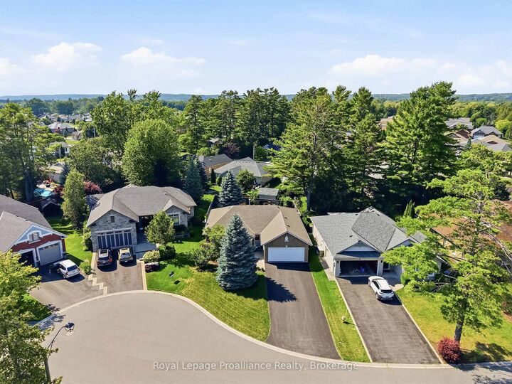 Property Photo: 4 Birch Court ON K0K 1H0