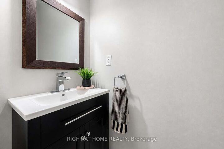 Property Photo:  23 Observatory Lane 204  ON L4C 0M7 