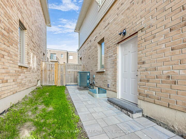 Property Photo: 91 McRoberts Crescent ON L1E 0H4