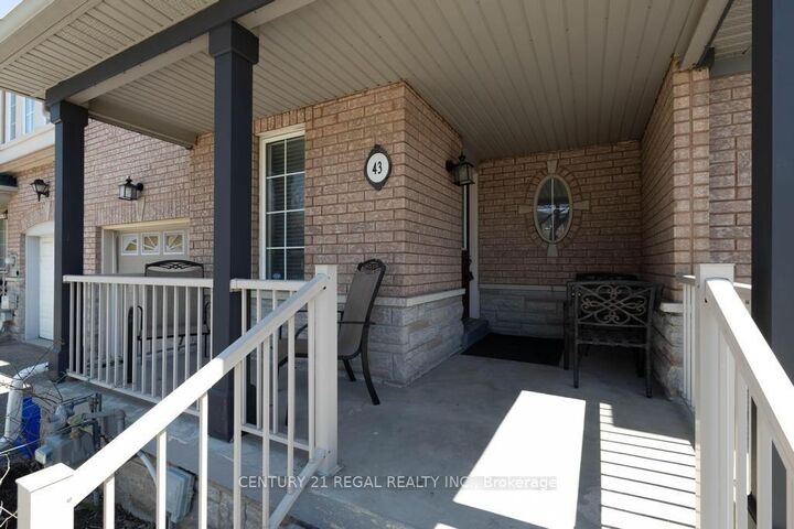 43 Waterton Crescent — photo 1