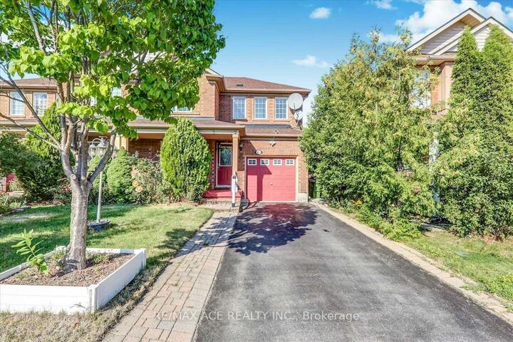 Property Photo: 35 Pitchpine Drive ON M1X 1Y1