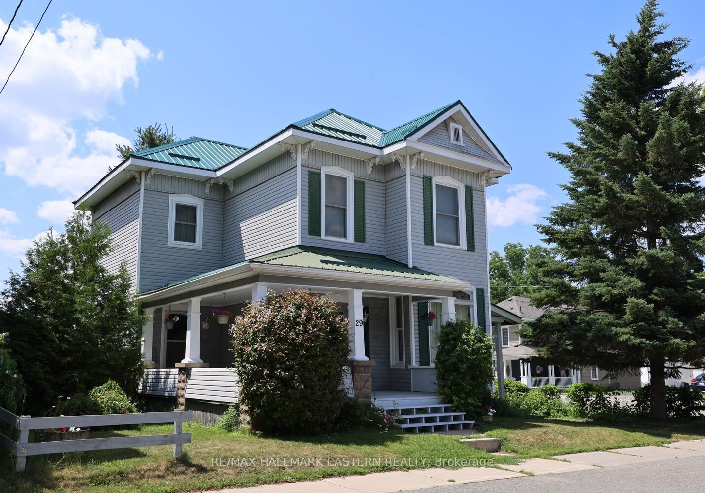 Property Photo:  29 Oak Street  ON K0L 1Z0 