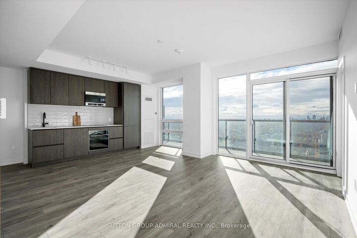 127 Broadway Avenue 2902 — photo 1