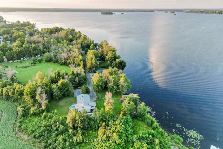Property Photo: 100 McCulloughs Landing ON K7H 3C8