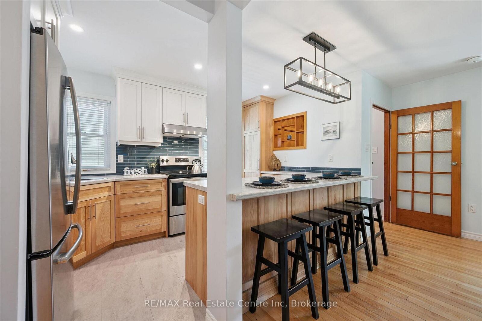 Property Photo:  80 Memorial Crescent  ON N1H 6B9 