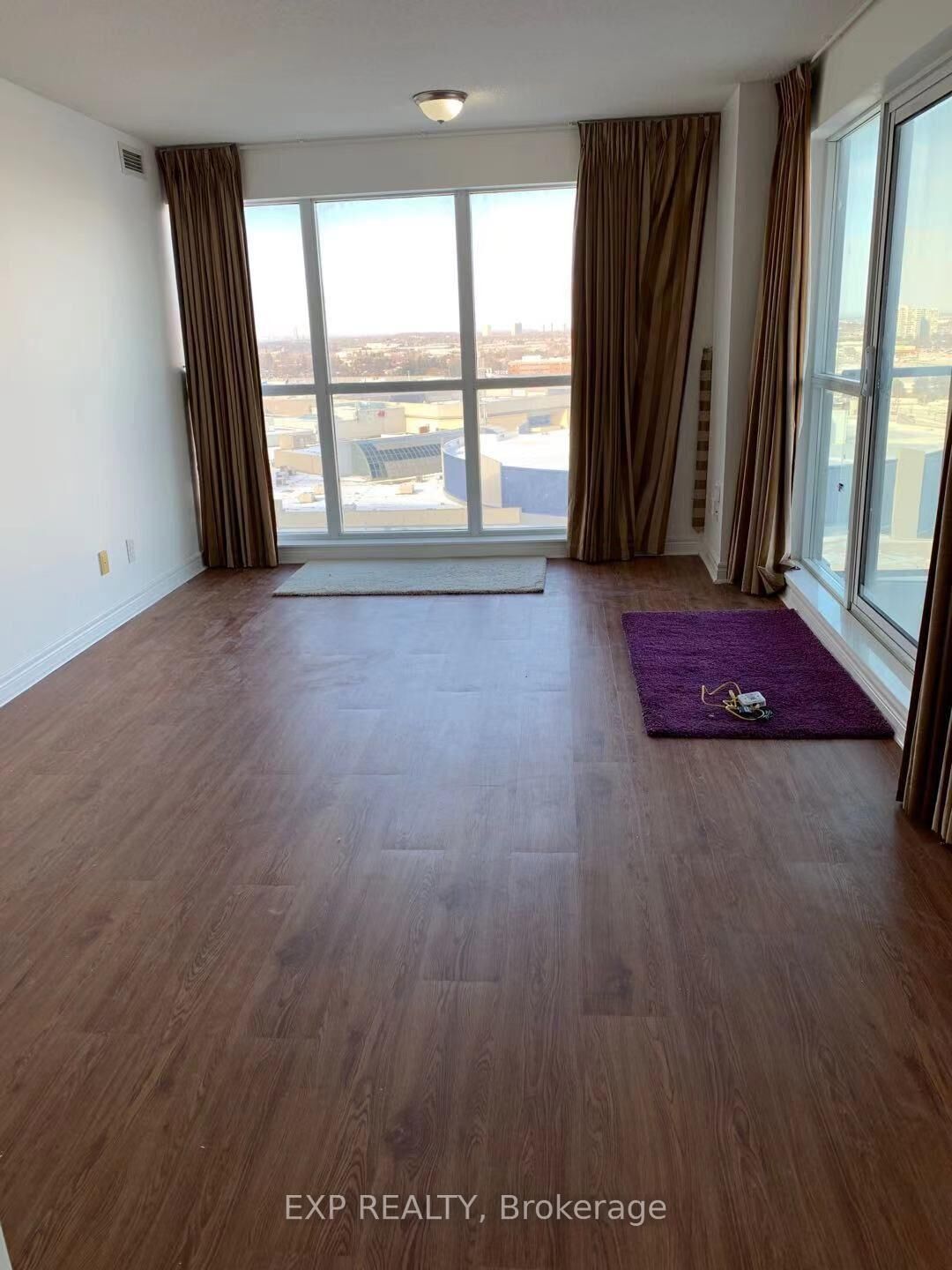 Property Photo:  70 Town Centre Court 1402  ON M1P 0B2 
