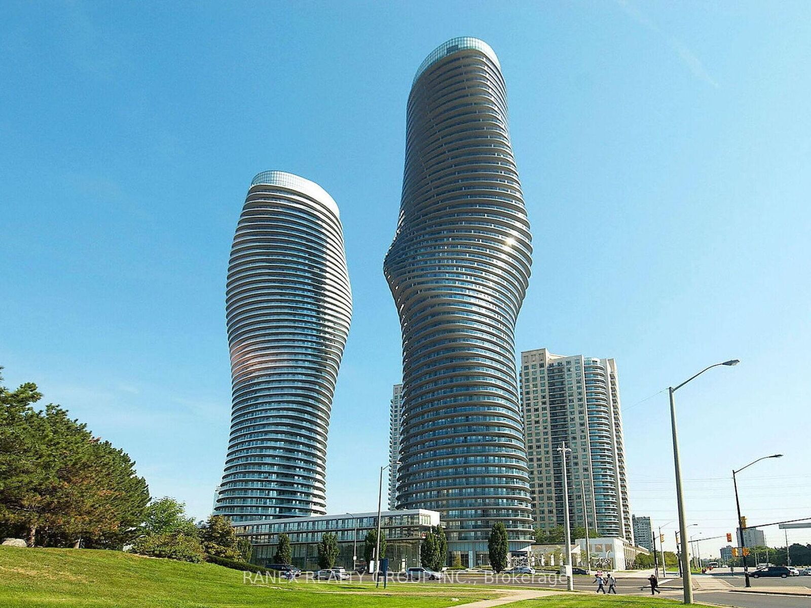 Property Photo: 50 Absolute Avenue 3802 ON L4Z 0A8