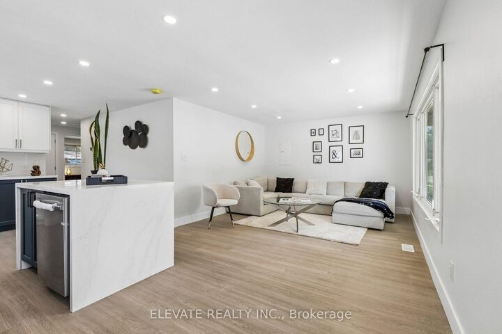 Property Photo:  225 Broken Oak Crescent  ON N2N 1N8 
