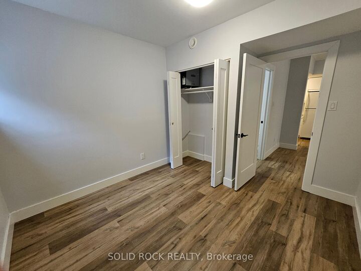 Photo de la propriété:  846 Alpine Avenue  ON K2B 5R6 