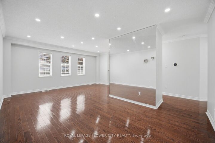 Property Photo:  8305 McLaughlin Road S 2  ON L6Y 5G3 