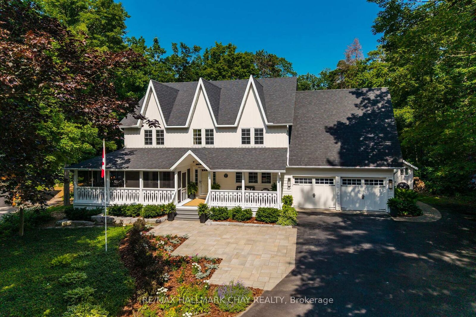 Property Photo: 18 Pine Lane ON L4M 4Y8