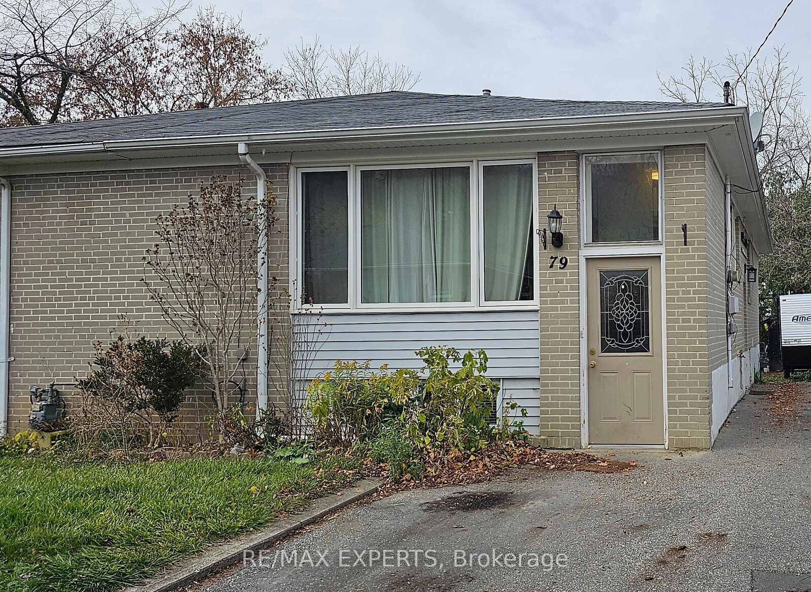 Property Photo:  79 Louisa Street Upper  ON L7E 3G6 