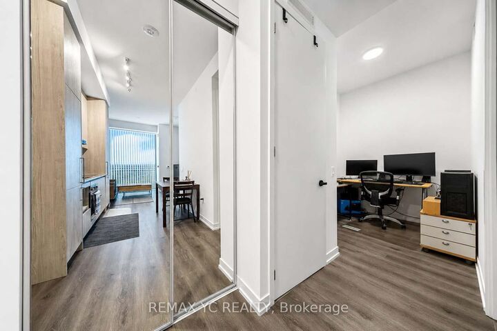 Property Photo: 225 Commerce Street 4708 ON L4K 0R1