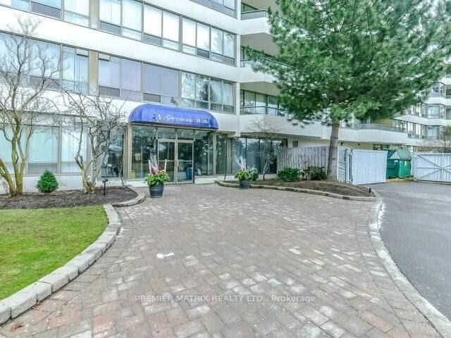 Property Photo: 3 Greystone Walk Drive 1421 ON M1K 5J4