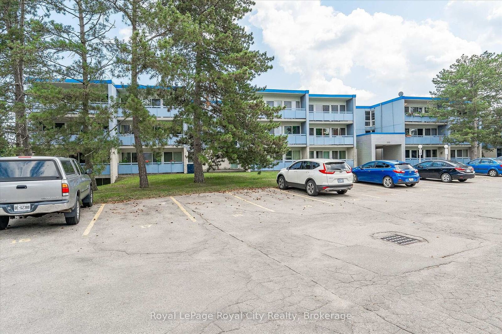 Property Photo: 105 Conroy Crescent 410 ON N1G 2V5