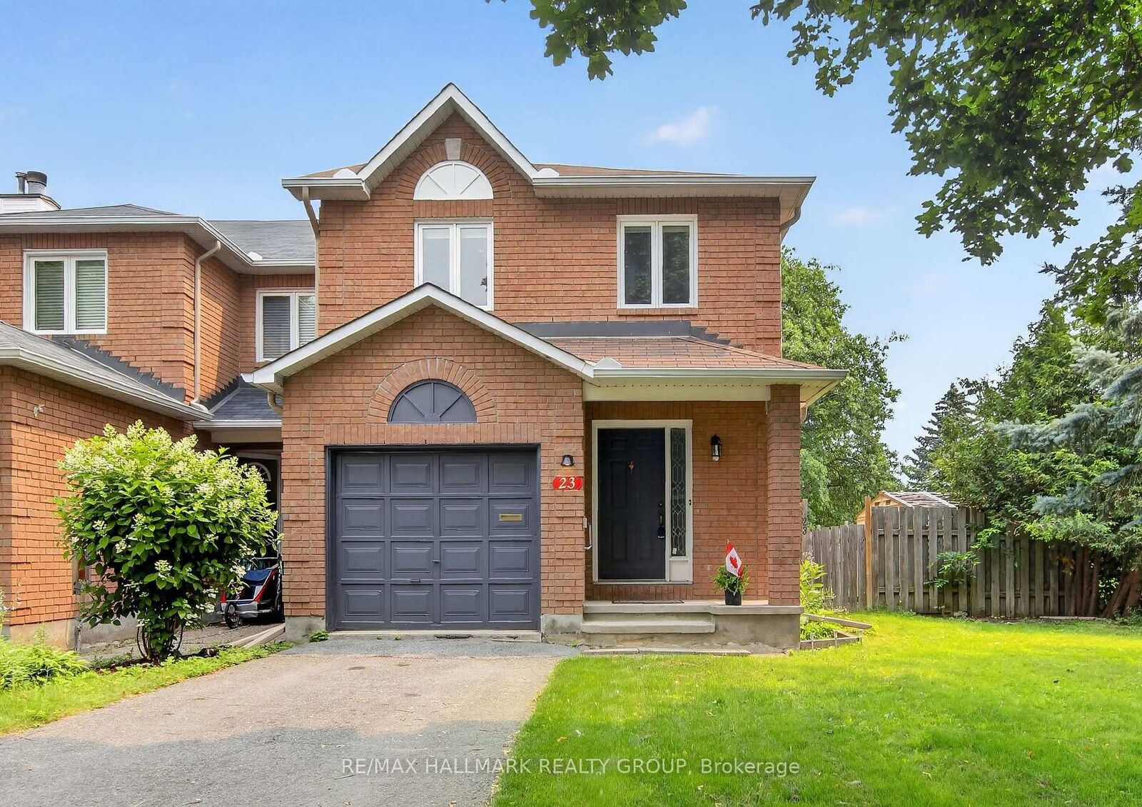 Property Photo:  23 Whitegate Crescent  ON K2J 4B6 