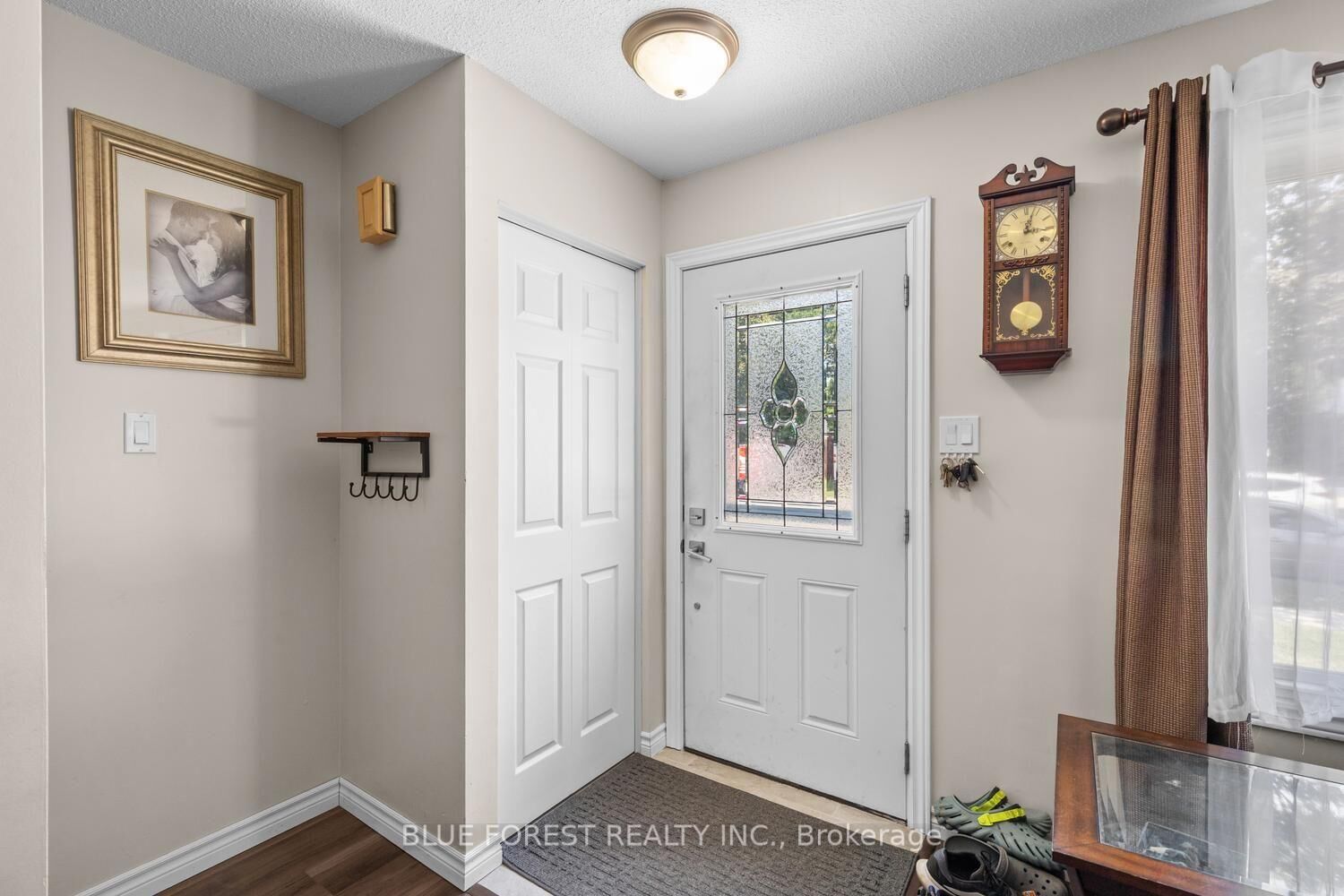 Property Photo: 48 Rosamond Crescent ON N6E 2M8