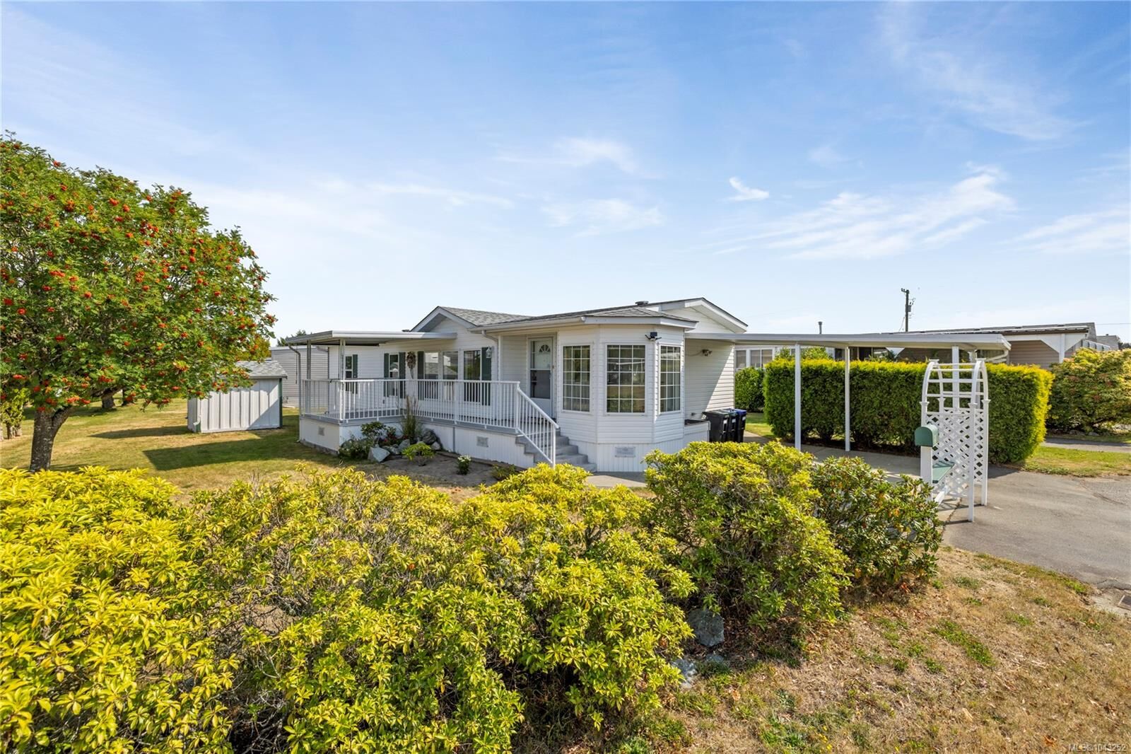 Property Photo: 450 Stanford Ave #25 BC V9P 1V8