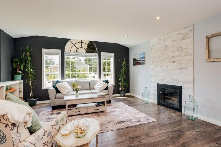 Property Photo: 2103 Amethyst Way BC V9Z 0M2
