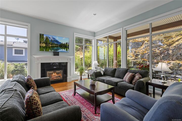 Property Photo: 2227 Bonnington Dr BC V9P 9L9