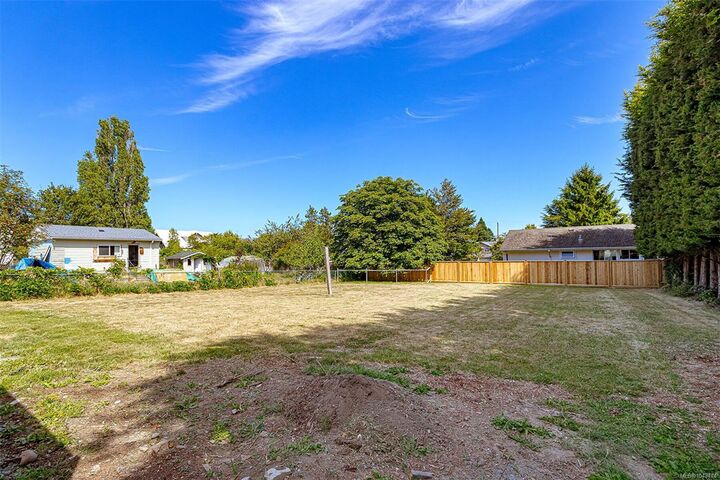 Property Photo: 3141 Balfour Ave BC V9A 1R9